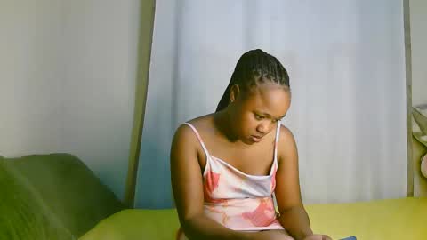 Snapshot of sexy_ariana_2 chatting on October 2025 01:22:01 PM Ariana online show from October 2025 01:22:01 PM