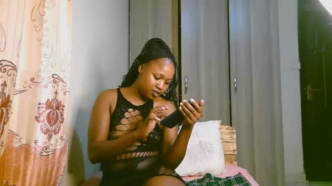 Ariana online show from November 2025 07:35:01 PM