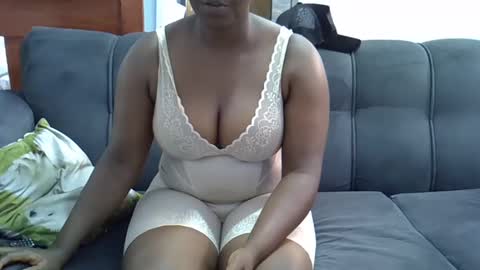 Snapshot of sexy_barbie79 chatting on February 2025 04:51:02 AM Catherine online show from February 2025 04:51:02 AM