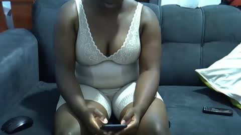 Snapshot of sexy_barbie79 chatting on February 2025 05:18:02 PM Catherine online show from February 2025 05:18:02 PM