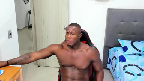 Snapshot of sexy_blackman chatting on February 2025 06:07:01 AM sexy blackman online show from February 2025 06:07:01 AM