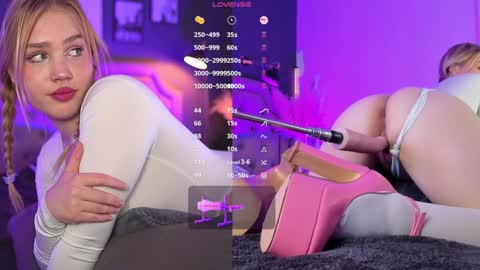 Snapshot of sexy_blonde_doll chatting on January 2025 05:39:01 PM Lina online show from January 2025 05:39:01 PM