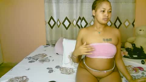 Snapshot of sexy_bluegirl chatting on October 2025 12:13:02 PM sexy_bluegirl online show from October 2025 12:13:02 PM