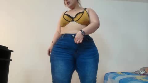 Snapshot of sexy_curvi chatting on December 2024 11:03:02 PM karla instagram online show from December 2024 11:03:02 PM