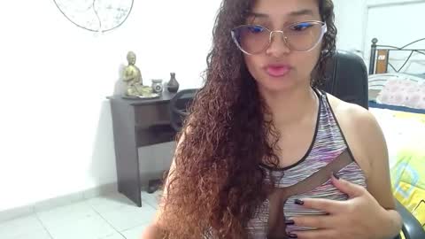 danna gomez online show from February 2025 04:14:02 PM