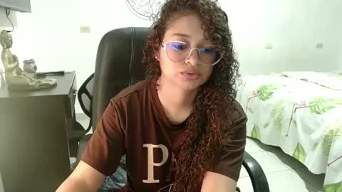 danna gomez online show from February 2025 08:25:01 PM