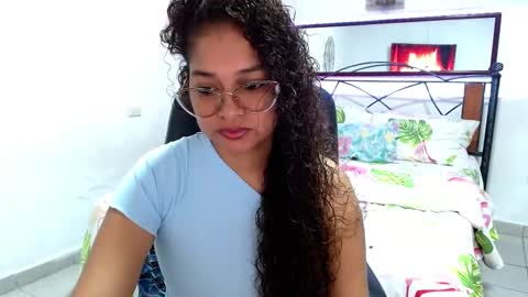 danna gomez online show from February 2025 12:58:01 PM