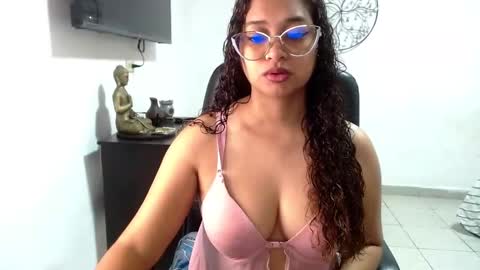 danna gomez online show from March 2025 03:04:01 PM