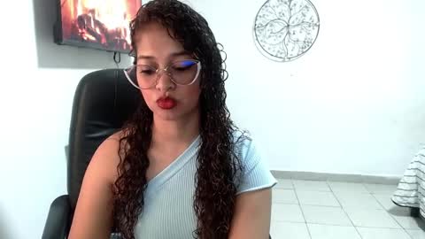 danna gomez online show from March 2025 02:51:02 PM