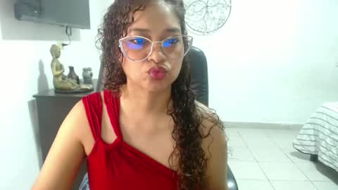 danna gomez online show from March 2025 01:12:01 PM