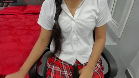 Snapshot of sexy_doll_1_ chatting on March 2025 05:14:02 PM Sexydoll online show from March 2025 05:14:02 PM