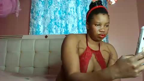 Snapshot of sexy_dot chatting on December 2024 11:10:01 AM dotie online show from December 2024 11:10:01 AM
