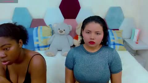 sexy_duo_girl online show from June 2026 04:00:01 AM