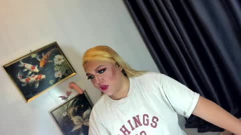Snapshot of sexy_ellaine chatting on August 2026 03:03:01 PM sexy_ellaine online show from August 2026 03:03:01 PM