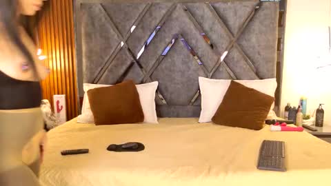 Dafne online show from December 2025 07:31:02 PM