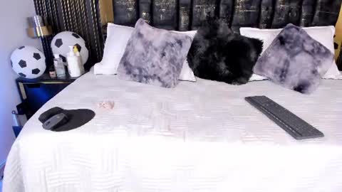 Snapshot of sexy_hot_milf_ chatting on June 2026 09:39:02 PM Dafne online show from June 2026 09:39:02 PM