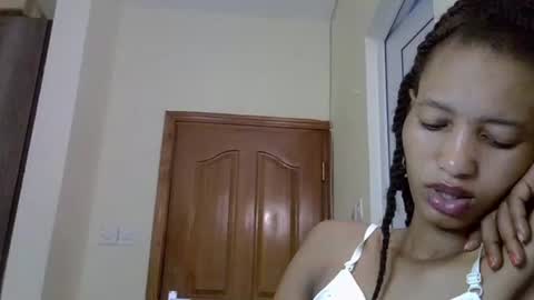 Snapshot of sexy_janny chatting on October 2025 01:24:02 AM Janny online show from October 2025 01:24:02 AM