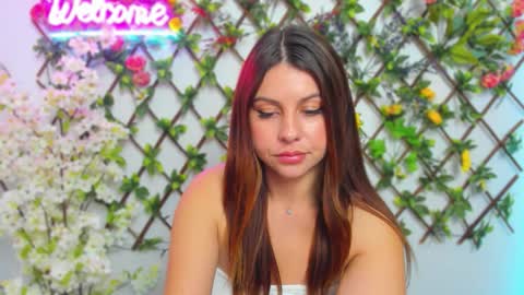 Snapshot of sexy_lily20 chatting on October 2025 03:49:01 PM Lily online show from October 2025 03:49:01 PM