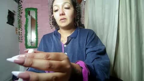 sexy lolas online show from June 2026 05:11:01 AM
