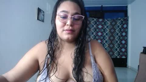 Snapshot of sexy_love_15 chatting on November 2025 06:01:01 AM SIRENA LOVE online show from November 2025 06:01:01 AM
