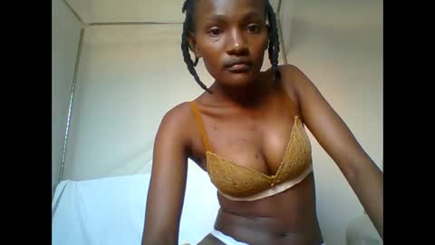 Snapshot of sexy_lucy012 chatting on January 2025 03:18:02 PM sexy_lucy012 online show from January 2025 03:18:02 PM