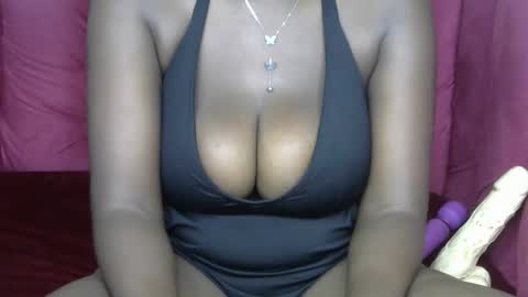 Snapshot of sexy_luna_22 chatting on October 2025 09:28:01 AM Luna online show from October 2025 09:28:01 AM