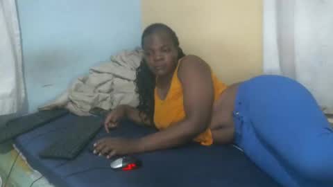 Snapshot of sexy_lunah chatting on December 2024 04:07:02 PM sexy_lunah online show from December 2024 04:07:02 PM