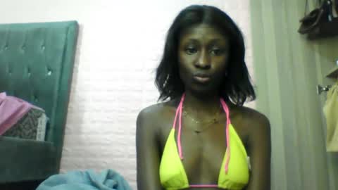 Snapshot of sexy_lyn852 chatting on October 2025 10:47:02 PM sexy_lyn852 online show from October 2025 10:47:02 PM