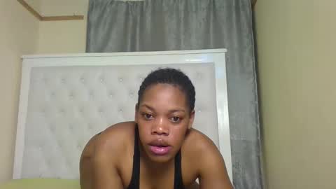 Snapshot of sexy_lyna chatting on October 2025 06:19:02 PM sexy_lyna online show from October 2025 06:19:02 PM