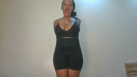 sexy_lyna online show from May 2026 08:38:02 PM