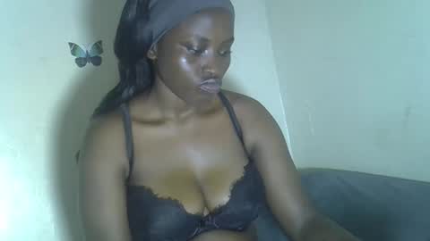 Snapshot of sexy_marline chatting on May 2026 01:43:02 PM sexy_marline online show from May 2026 01:43:02 PM