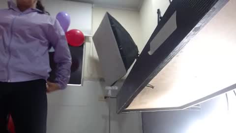 Snapshot of sexy_mature_hot01 chatting on October 2025 12:14:01 PM MARIPOSA online show from October 2025 12:14:01 PM