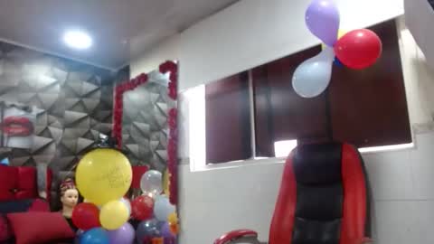 Snapshot of sexy_mature_hot01 chatting on October 2025 12:04:02 PM MARIPOSA online show from October 2025 12:04:02 PM