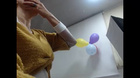 Snapshot of sexy_mature_hot01 chatting on October 2025 12:06:02 PM MARIPOSA online show from October 2025 12:06:02 PM