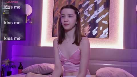 Snapshot of sexy_me_bb chatting on October 2025 01:11:01 PM Alison online show from October 2025 01:11:01 PM