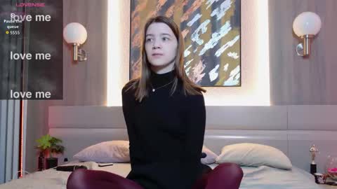 Snapshot of sexy_me_bb chatting on October 2025 01:01:02 PM Alison online show from October 2025 01:01:02 PM