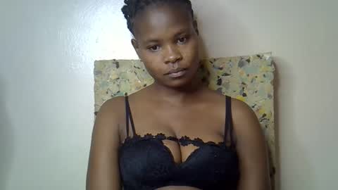 Molyne online show from April 2026 11:44:02 PM