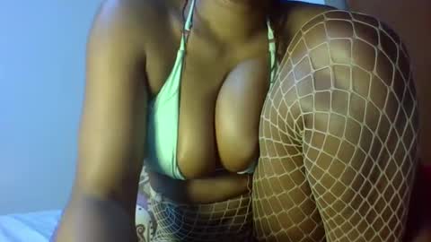 Snapshot of sexy_natallie chatting on December 2024 12:27:02 PM natallie online show from December 2024 12:27:02 PM