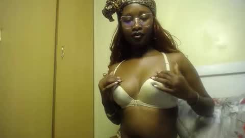 Snapshot of sexy_obsession4 chatting on November 2025 09:14:02 AM sexy_obsession4 online show from November 2025 09:14:02 AM