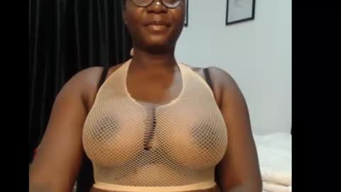 Snapshot of sexy_pearl12 chatting on June 2026 06:36:02 AM zoe online show from June 2026 06:36:02 AM