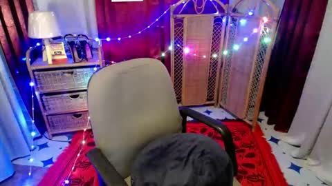 Snapshot of sexy_pussy143 chatting on May 2026 07:26:02 AM angela online show from May 2026 07:26:02 AM
