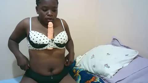 Snapshot of sexy_tiffah33 chatting on November 2025 04:17:02 PM Tiffah online show from November 2025 04:17:02 PM