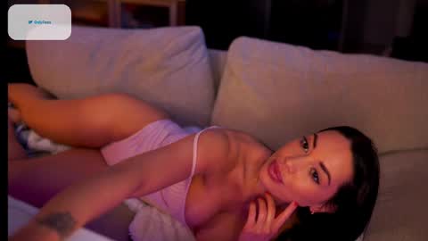 Snapshot of sexyassistant_ chatting on February 2025 10:29:02 PM Sandra online show from February 2025 10:29:02 PM