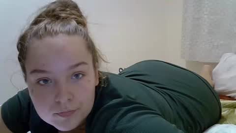 Snapshot of sexyayo666 chatting on September 2025 06:44:02 PM ALAYA online show from September 2025 06:44:02 PM