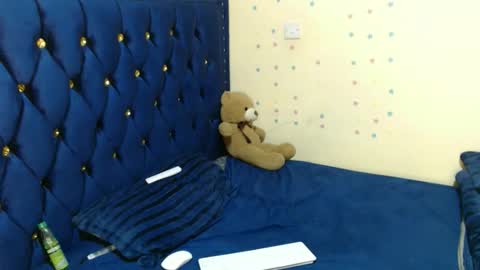 Sexybilha483 online show from March 2026 06:18:01 AM