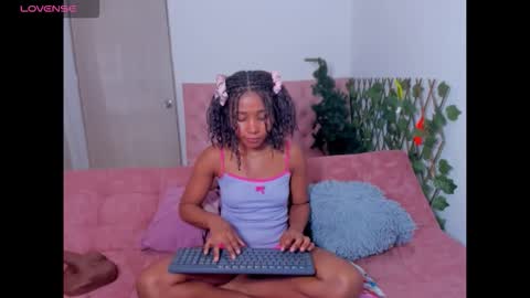 Snapshot of sexybrunnetem chatting on February 2026 07:05:01 AM sofia online show from February 2026 07:05:01 AM