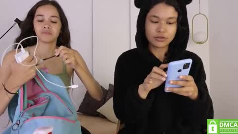 Snapshot of sexychanell_18 chatting on October 2025 01:23:04 PM chanell and yina online show from October 2025 01:23:04 PM