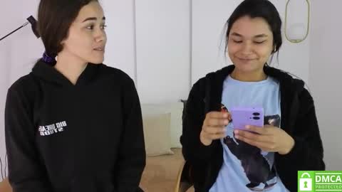 Snapshot of sexychanell_18 chatting on November 2025 01:12:02 PM chanell and yina online show from November 2025 01:12:02 PM