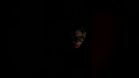 Cutiecougarr online show from May 2026 11:26:02 AM