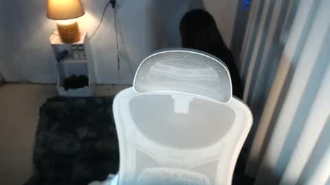 Snapshot of sexydevine_34 chatting on November 2025 01:22:02 AM Devine online show from November 2025 01:22:02 AM